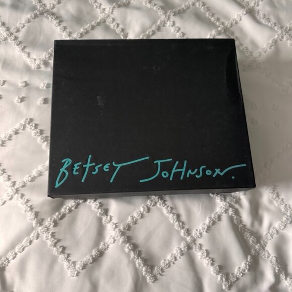 New Never Worn Betsy Johnson White Pearl Ankle Booties - Picture 4 of 14